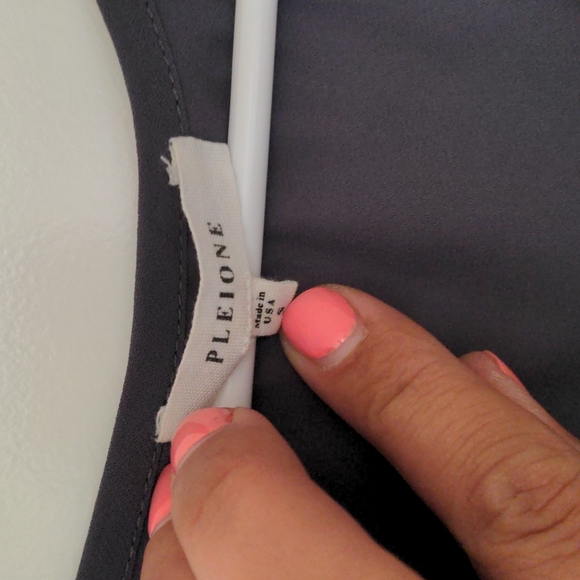 Pleione Gray Top - Picture 3 of 4